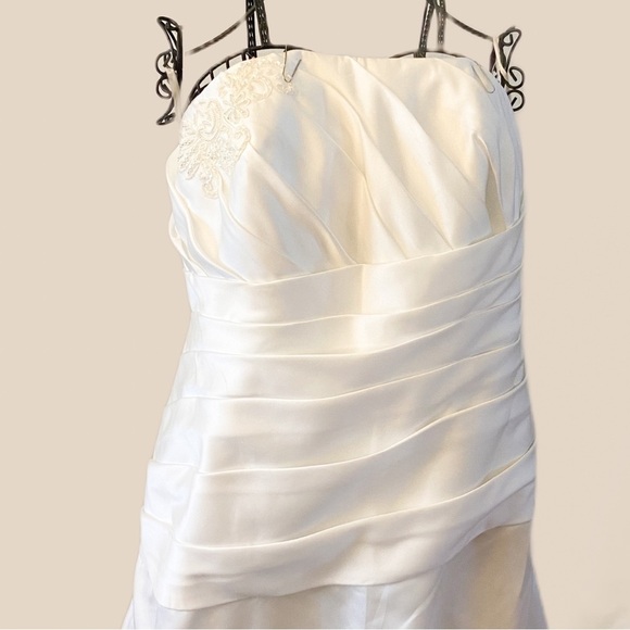 David’s Bridal NWT Soft White Strapless Wedding Gown Women’s Size 26 W Plus - Picture 5 of 15